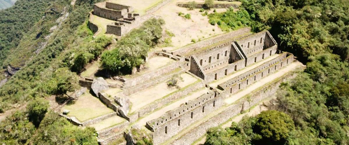 4 DAYS CHOQUEQUIRAO HIKING EXPEDITION
