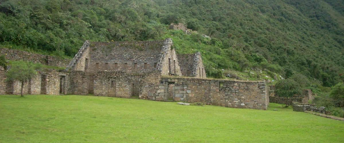 4 DAYS CHOQUEQUIRAO HIKING EXPEDITION