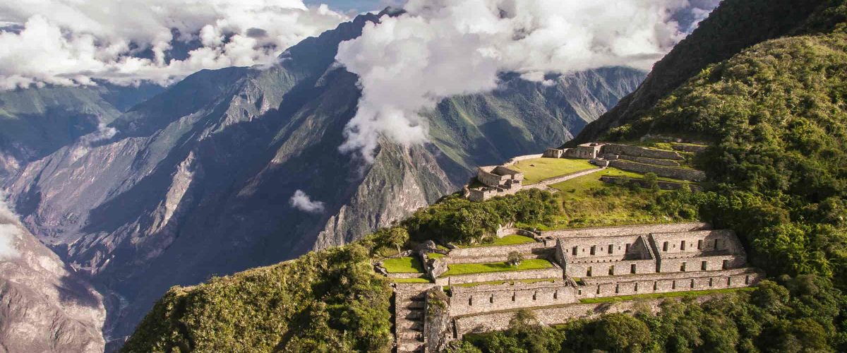 4 DAYS CHOQUEQUIRAO HIKING EXPEDITION
