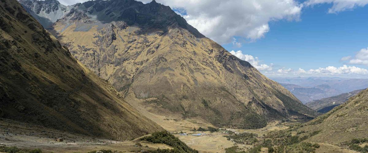 DAY TOUR TO HUMANTAY LAGOON