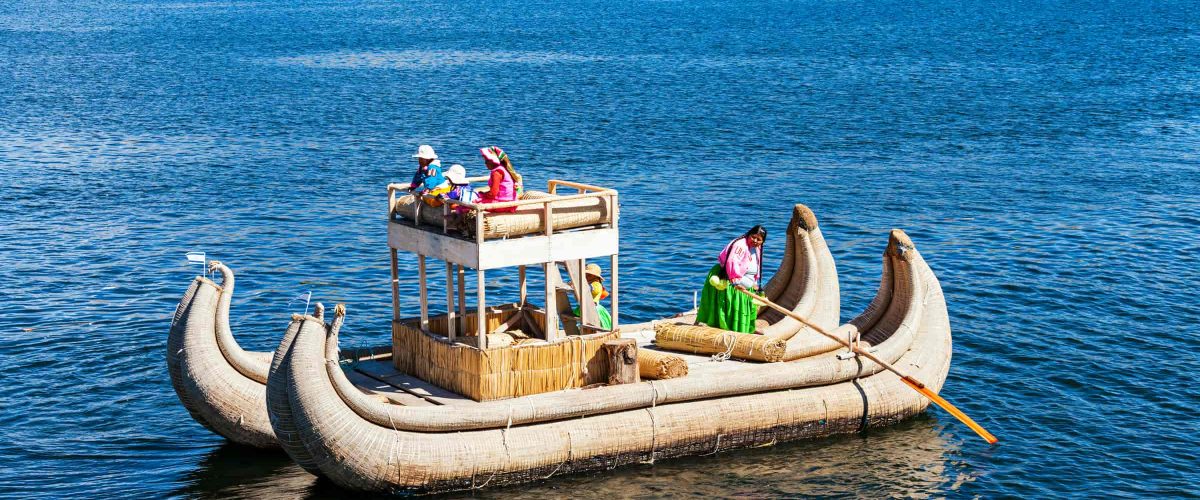 TOUR TO UROS THE FLOATING ISLAND