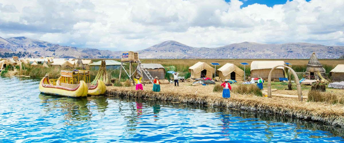 TOUR TO UROS THE FLOATING ISLAND
